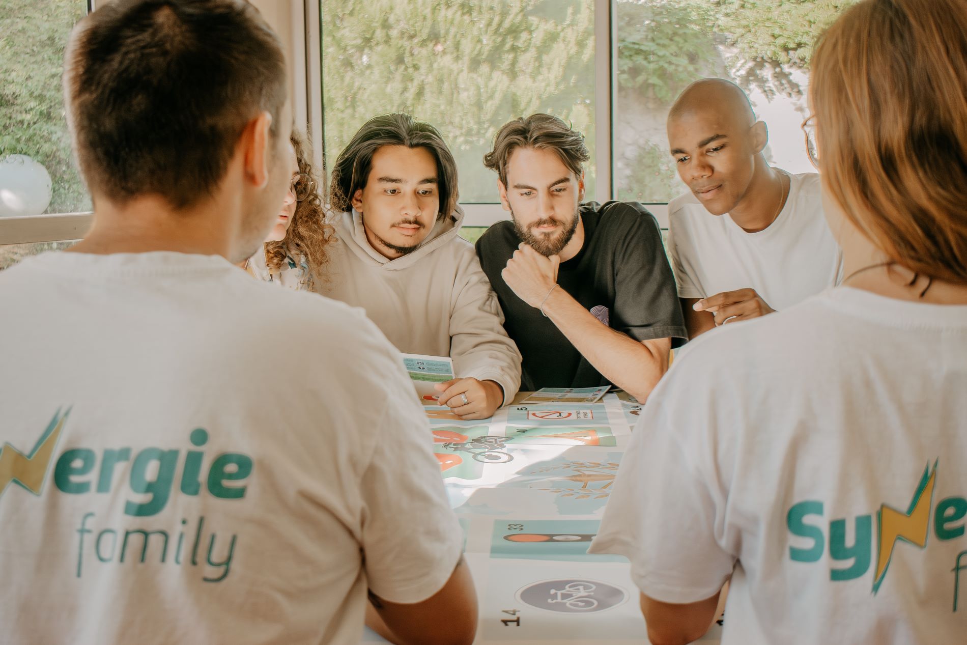 formateurs et animateurs en formation avec Synergie Family